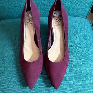 NWT - Size 8.5 Vince Camuto Cranberry Shoes (Heels)